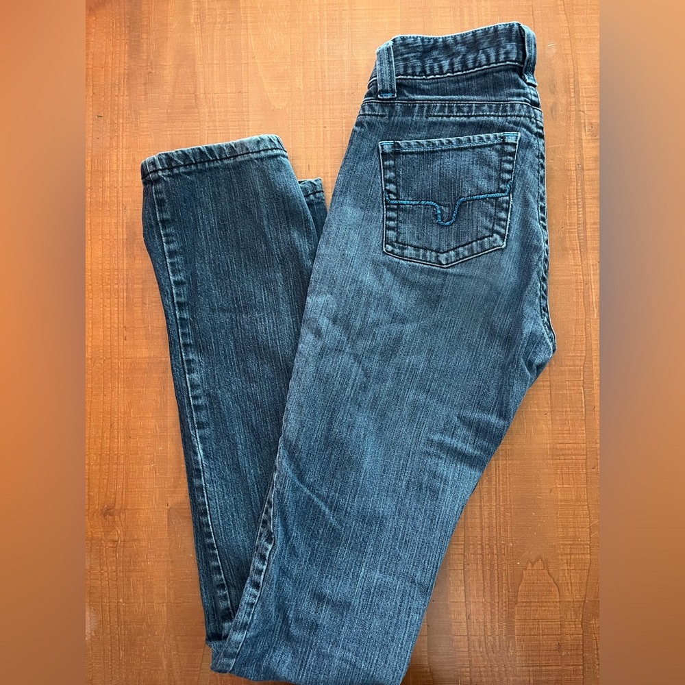 Kimes Ranch Womens Betty Color Edition